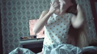A phone call is not a hindrance to start the day with a blowjob