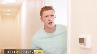 Mellanie Monroe stuck with laundry rack, stepson comes to her help