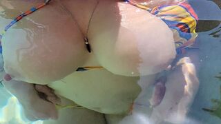 Pervert guy caught step sis wanking in the hot tub