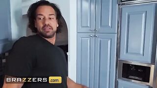 Phoenix Marie cheats on her husband with his friend who is also her old sex partner