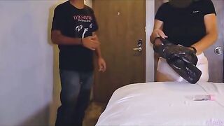I asked for a consoler online and I fucked the delivery man