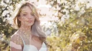 A glamorous babe got an intense orgasm while enjoying nature on a terrace