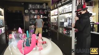 Older woman got a new dildo and used it in front of her neighbor