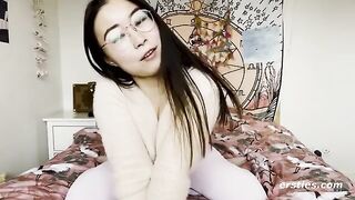 A cute Chinese girl was very happy to make a masturbation video