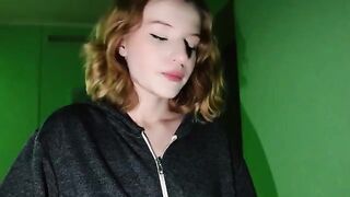 A girl is fucking with her boyfriend at her home, right at the entrance
