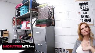 Huge breasted MILF Sedona Reign gets fucked by security