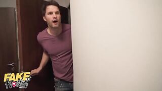 A girl is having an affair with the manager of a fake hostel