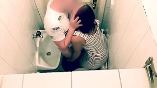 A couple has a hot sex session in the restaurant toilet after matching on Tinder