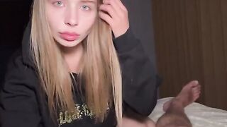 Ladies of IT also know how to make a decent blowjob, as Californiababe does