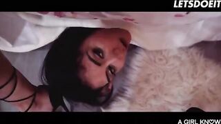 The girl came to her roommate to chat and ended up fucking with her
