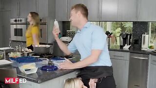 A lucky dude got a taste of the hottest housewife’s essence