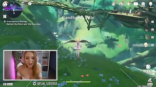 Gamer girl fucks her huge dick after making a fatal donation