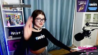 A streamer girl skinloverss got fucked by me during a donation stream