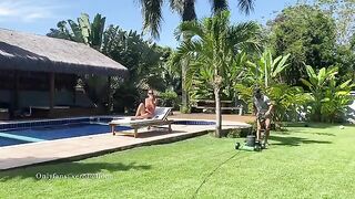 The gardener is useless, but he knows how to please the wife