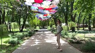 I show my pussy in the park and cum at the car wheel