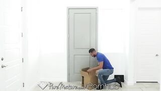 Brandi Love, hot MILF, fucks with a moving man’s big dick