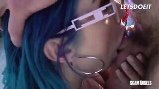 Two sexy sluts sharing a big and lucky cock in a steamy threesome