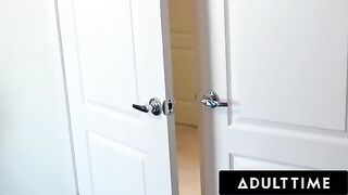 Pervert MILF Alexis Fawx watches and teaches teen Carter Cruise to scissor