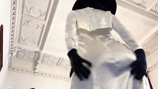 Resident Evil Village cosplay with hot Lady Dimitrescu action