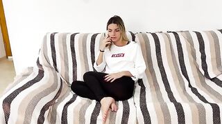 Biondina annoyed calls her friend to lick and fuck her, exclusive Italian content