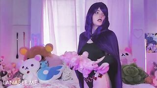 Raven plays with Starfire’s toys in a sneaky way
