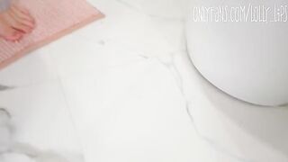 Plumber cleaned the pipes of a seductive and juicy client