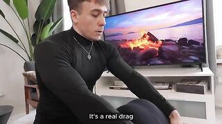 A man came to the gym and saw a sexy beauty exercising