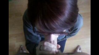Babe sank to the floor and started sucking his dick