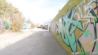 A guy in the street seduced a passer-by and fucked her