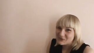The young guy carefully ate his girlfriend’s sweet pussy