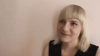 The young guy carefully ate his girlfriend’s sweet pussy