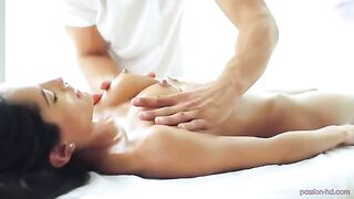 The guy seduced a girl on the massage and fucked her