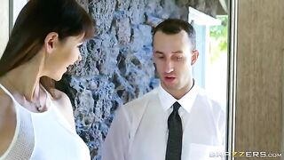 A beautiful woman got a noble man for sex using her big tits