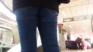 A girl with such forms knows how to fuck