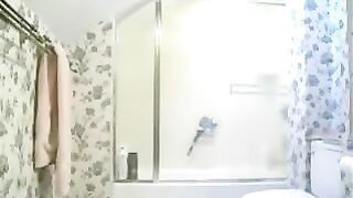 Camera in the toilet - don't peek! Piss in the mall