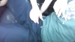 The pretty girl started to suck cock right in the car