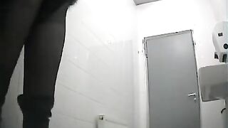 A hidden room in the parachute, a surprise awaited