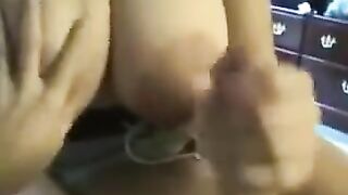 She swallows all the sperm, not a single drop is wasted