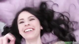 Amateur brunette girl fucks with her guy in a homemade vid