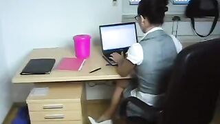 A young girl is fucking with her boss at work