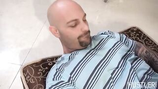 Nurse with big natural tits helped the guy with erection problem