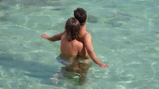 Fingered cock of guy at sea bottom
