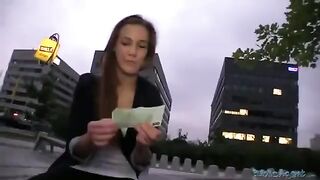 A young beauty has sex right on the street