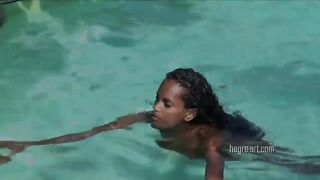 Shaved ebony pussy in erotic solo action, a tease to enjoy