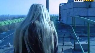 The tourist left the girl with Pikaper in the mountains without money