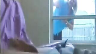 A woman peeps on a man in the ward and masturbates with him