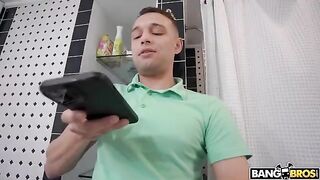 Hot stepmom can’t resist the cooking heat