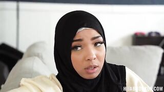 A girl found a phone and called the owner, but he did not answer