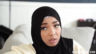 A girl found a phone and called the owner, but he did not answer