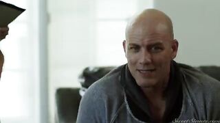 A mature woman goes to see a sex therapist
